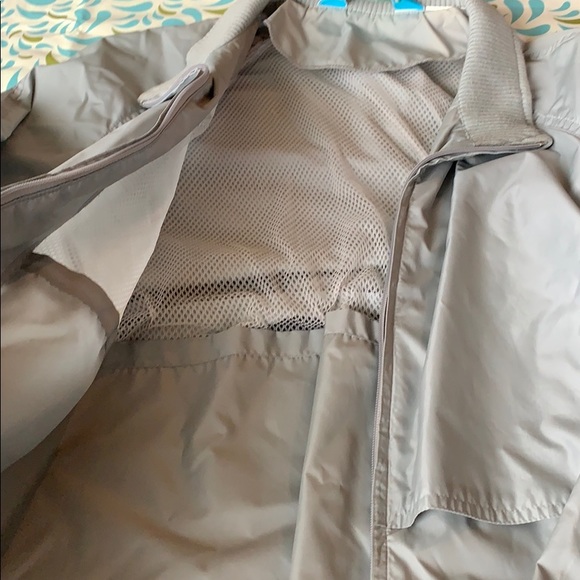 🦋 3/$20 Basic Oversized Grey Windbreaker - Picture 3 of 3